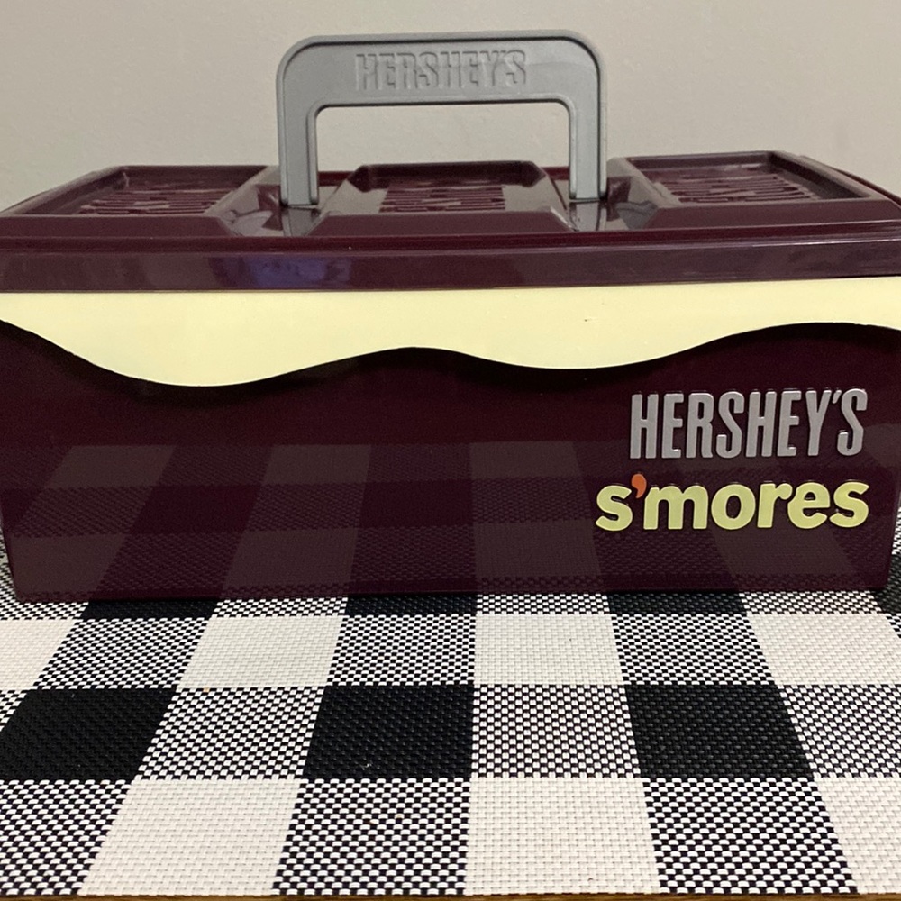 Hersheys S’mores carry Case